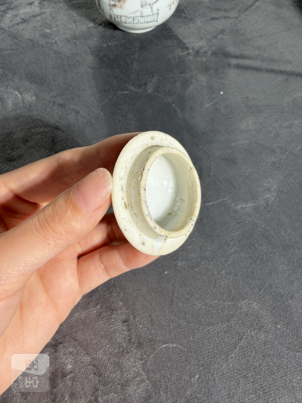 清乾隆墨彩矾红描金松下访友奶壶 - 图14